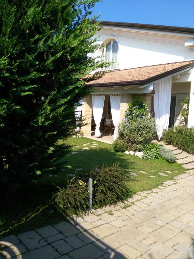 Willa I Salici Marina di Massa Zewnętrze zdjęcie